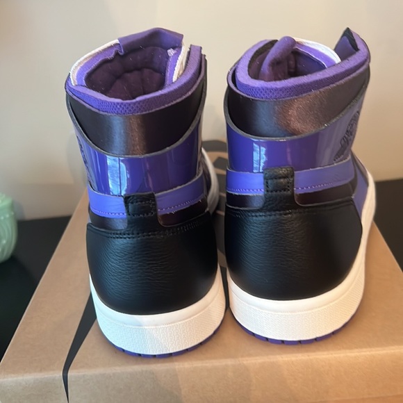 COPY - Jordan 1 Zoom / CMFT Have worn these three times. Men’s 9 / Women’s 10.5 - Picture 4 of 10